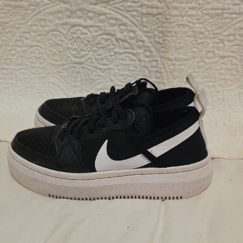 Nike Court Vision Alta Black White Sneakers Tennis shoes Women's 6.5 Classic